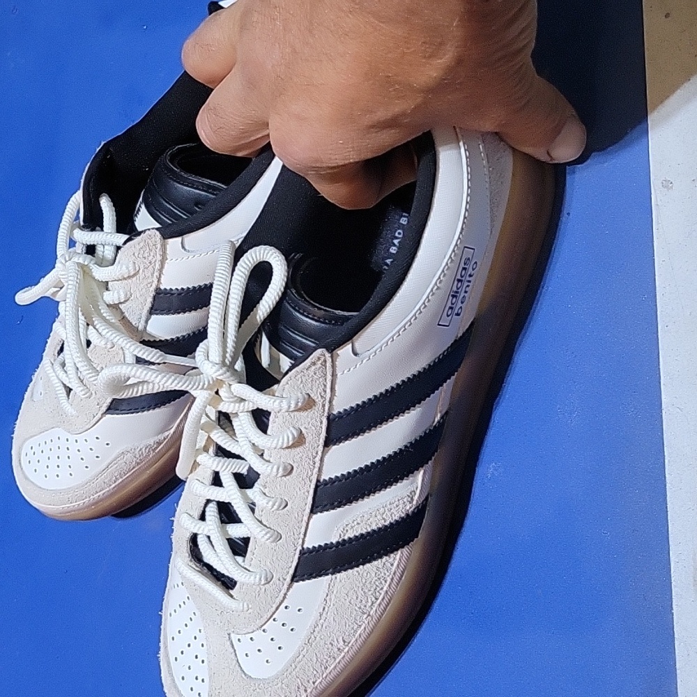Adidas Men's Size 10 BENITO BAD BUNNY edition RARE - Picture 14 of 14